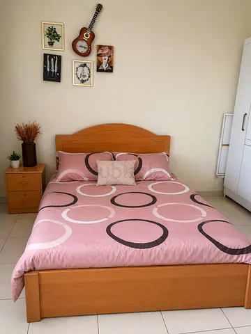 Queen bed frame and mattress - Urgent move out