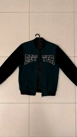 🧥 Varsity Jacket – Collection One Minute (Size XL)