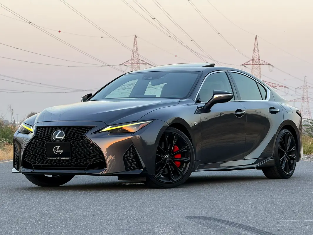 Lexus IS-Series 2022 — photo 1 of 9