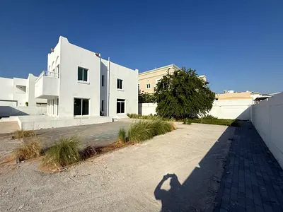 Renovated Three Bedroom With Huge Garden And Pool