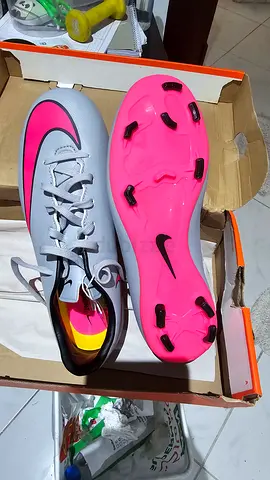Football shoes