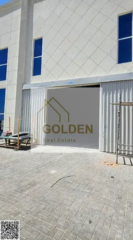 فرصة استثمارية مميزة – شو روم جديد كلياً للإيجار في قلب صناعية أم القيوين الجديدة
