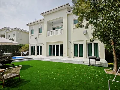 Exclusive | Corner | Pool | Internal
