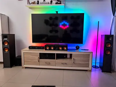 Klipsch R620F Tower speakers  RP 404C center
