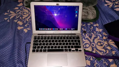 MackBook 2015 11 inch with charger