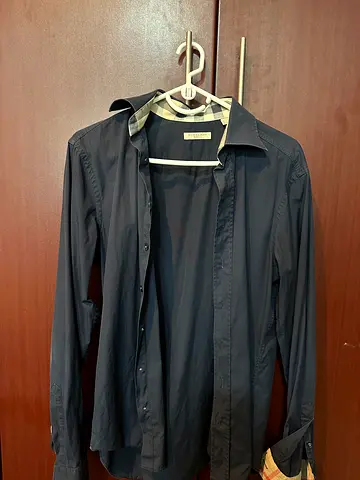Navy blue Burberry s shirt