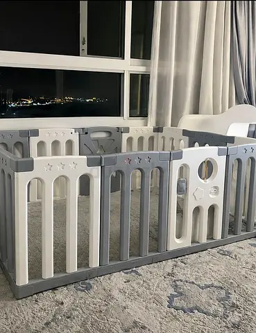 Large Plastic Baby Playpen with Gate — Neutral Grey/White بامبل  بيرد - منطقة لعب آمنة للأطفال