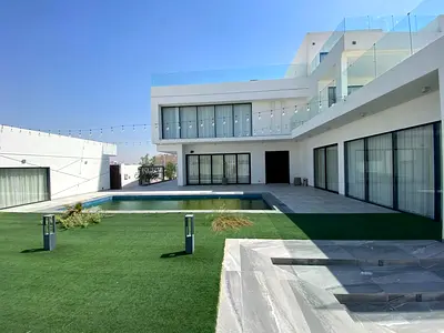 Luxury 6BR Villa |Pool | Indoor &amp; Outdoor Majlis