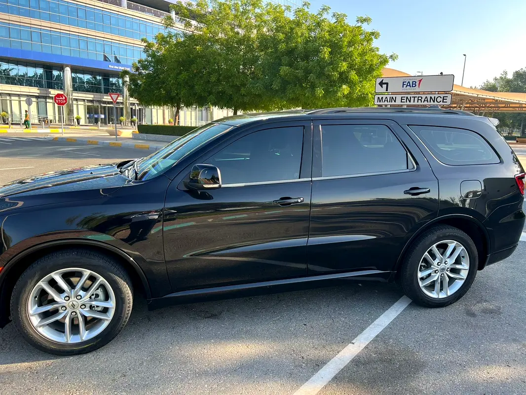 Dodge Durango 2023 — photo 1 of 7