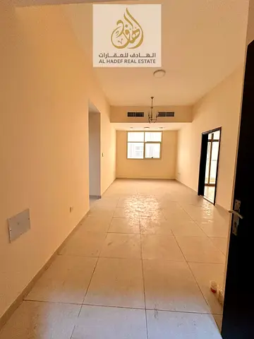 غرفتين وصاله في الجرف 2 بجوار المدرسه الوطنيه السعر 36 الف علي 4 دفعات  تأمين كاش 1500 و 1500 تتوزع علي الشيكات
