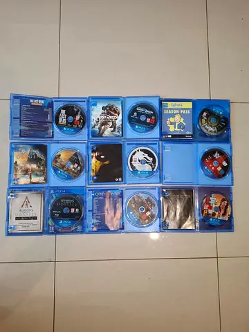 PS4 Games Bundle – GTA V, $% of War, Assassin’s Creed  More (MESSAGE IF INTERESTED)