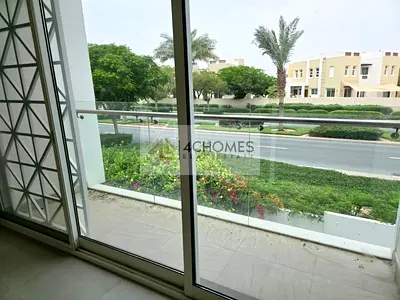 Rare Single Row 3BR Townhouse Balcony and Garden