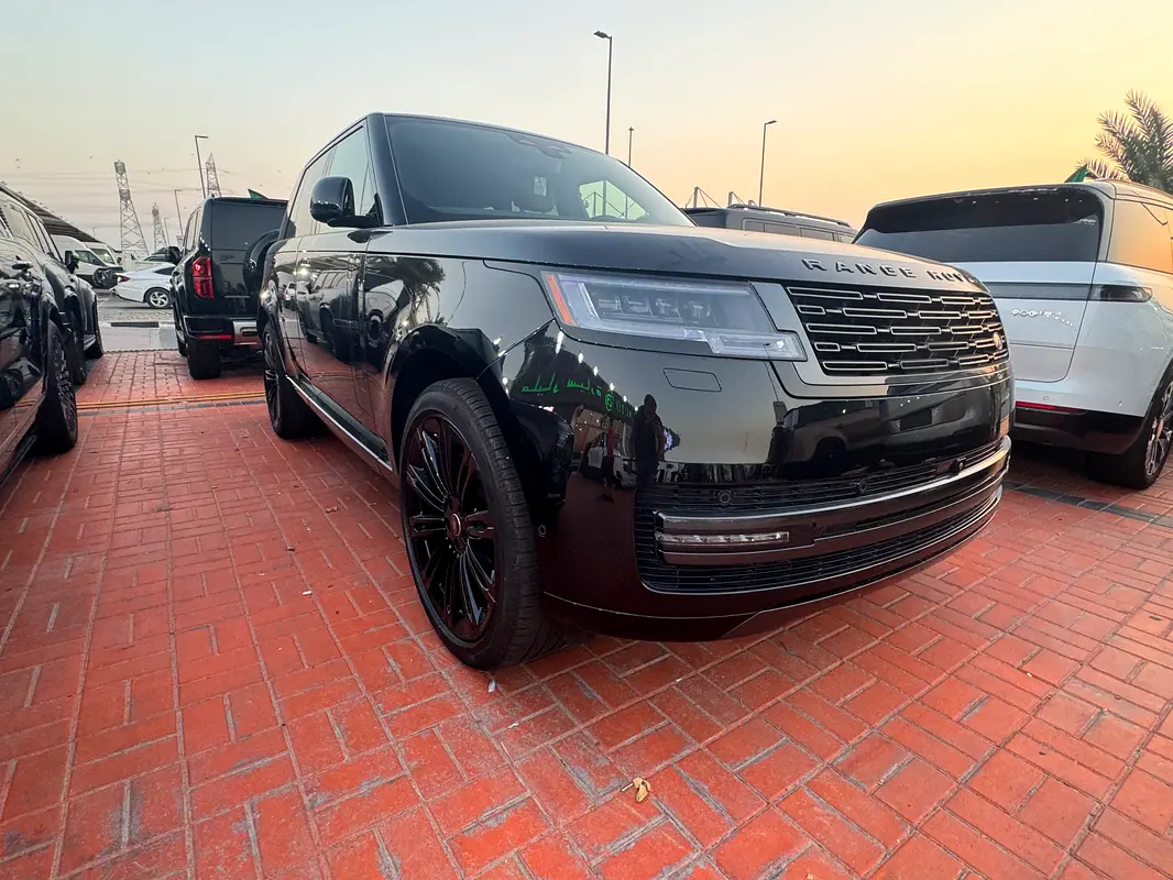 Land Rover Range Rover 2025 — photo 1 of 13