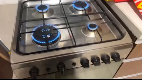 VERY CLEAN Stainless Steel 4-Burner Gas Stove with Oven — Good Condition- COLLECT TODAY FOR 60