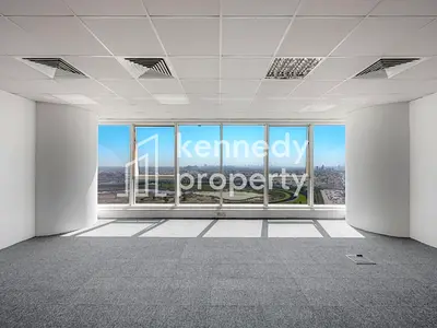 Racecourse View | Carpeted Flooring | DED License