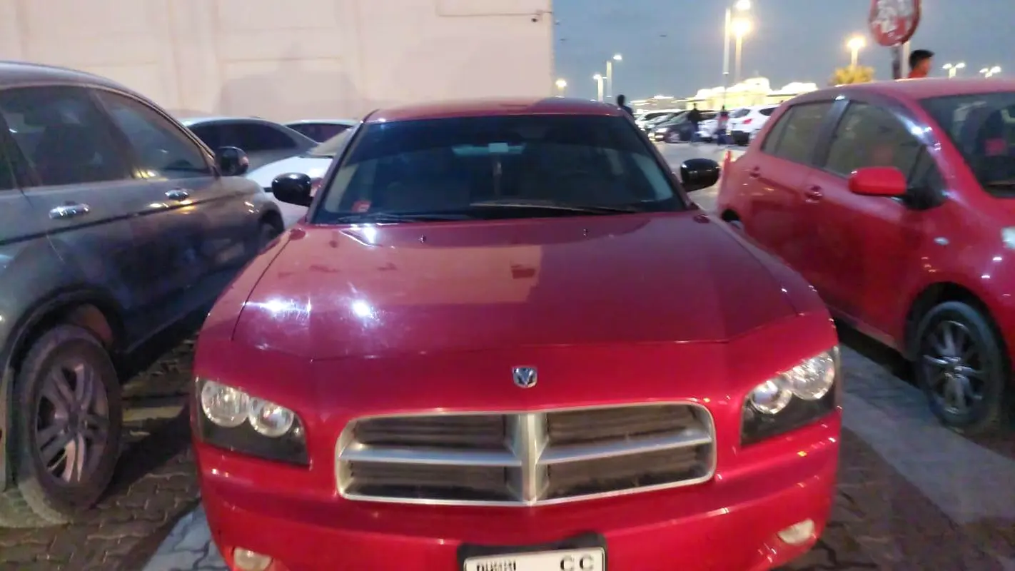 Dodge Charger 2010 — photo 1 of 2