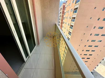 Luxury 1bedroom with balcony two washroom and parking