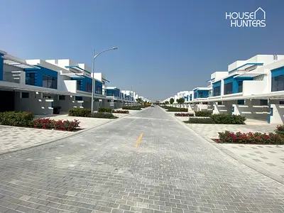 5 Bedrooms | Santorini | Nice Location | Mid Unit