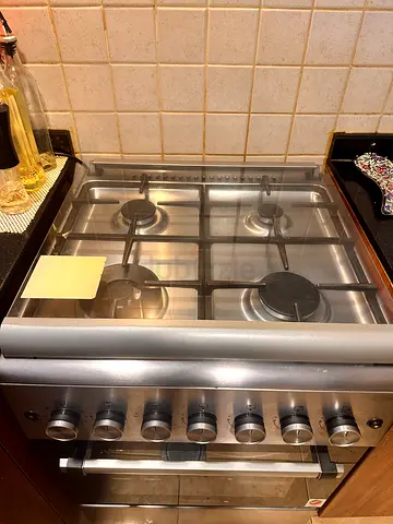 Gas stove