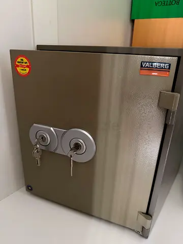 Valberg steel office safe with keys - good condition