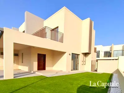 LANDSCAPED GARDEN | CORNER UNIT | PRIME LOCATION