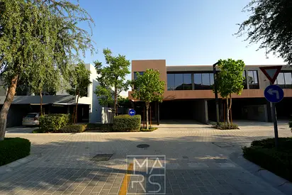 Luxury Living: Corner | 4Bedroom with Spacious Majlis