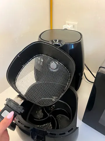Compact Black Air Fryer with Removable Basket