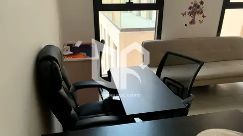 استوديو جاهز | مفروش بالكامل | 375 ألف درهم | عوائد مرتفعة | الممشى