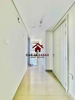 Huge layout with balcony/Master bed with wardrobe/Ready to move