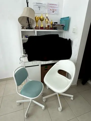 White IKEA MICKE Desk with Hutch - 105x50 cm - LAST DAY PICK UP