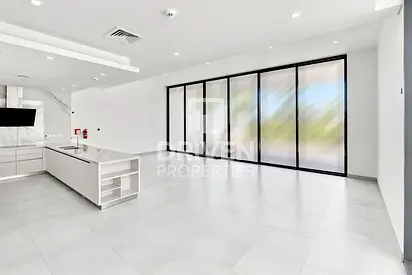 Skyline View | Ready to Move in | Prime Location