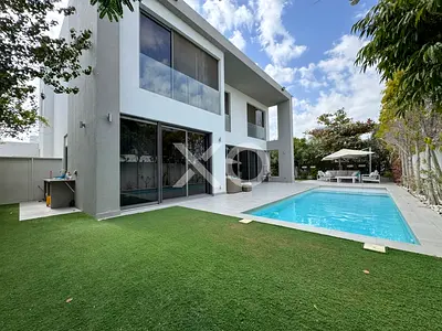 UPGRADED | CORNER PLOT | PRIVATE POOL