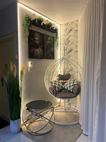 Private room available immediately for single executives