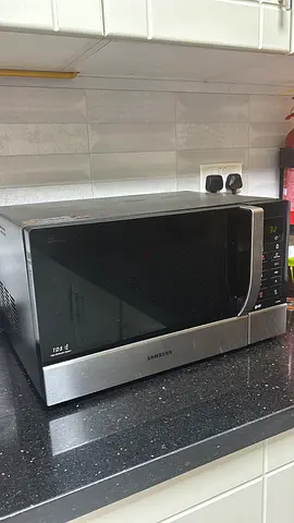 Samsung 31L Countertop Microwave - Stainless Steel, Good Condition