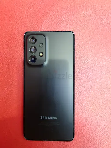 Samsung Galaxy smartphone in good condition - 4 cameras, black