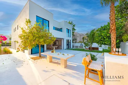 5 BEDROOMS | LUXURY HOME | EXTENDED | LAKE VIEW