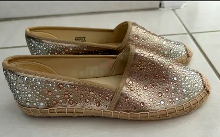 Shoes size 37