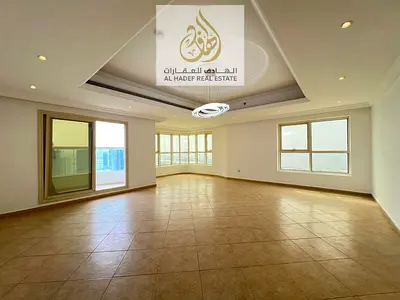 شقة فاخرة للإيجار في برج الرند – الخان الشارقة | إطلالة بحرية مع بلكونة | 3 غرف نوم + غرفة خادمة ماستر | مساحة 2460 قدم مربع | باركنج مجاني | موقع راق
