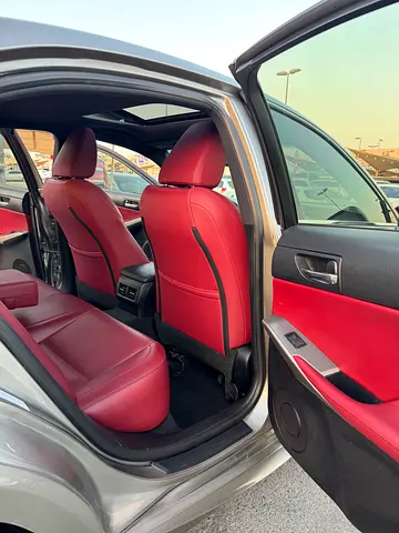 2015 Lexus IS-SERIES — миниатюра 18