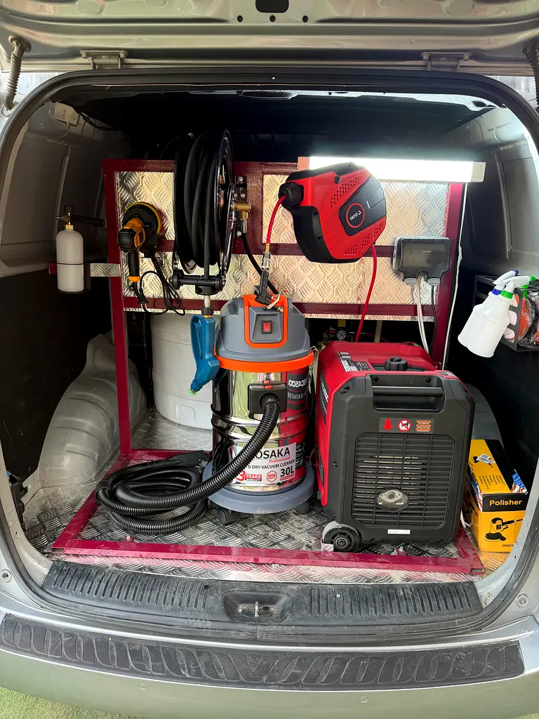 Hyundai H1 2019 — photo 1 of 7