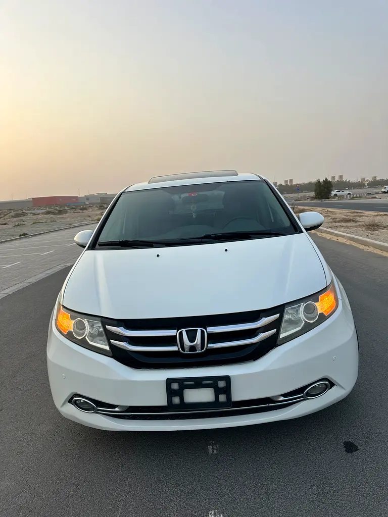 Honda Odyssey 2014 — photo 1 of 20