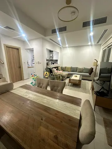 Single Row | 3 Bedroom+Maid | Community View