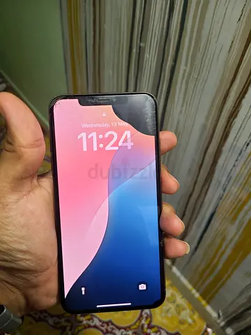 XS Max Working Perfectly – Display Damaged...*