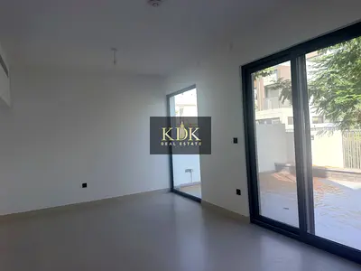 Closed Kitchen | Single Row | Upgraded