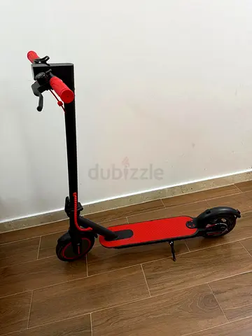 M365 Electric Scooter with 250W Motor 36V-4.4Ah Battery, and Inflatable Tires for mproved Traction,