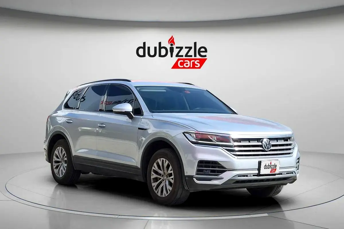 Volkswagen Touareg 2021 — photo 1 of 15