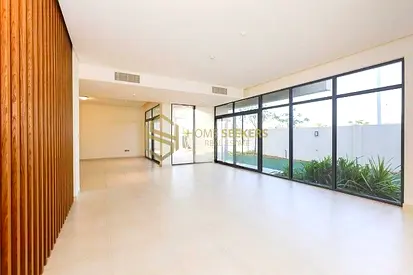 Elegant Corner | Single Row | Luxury Family Living