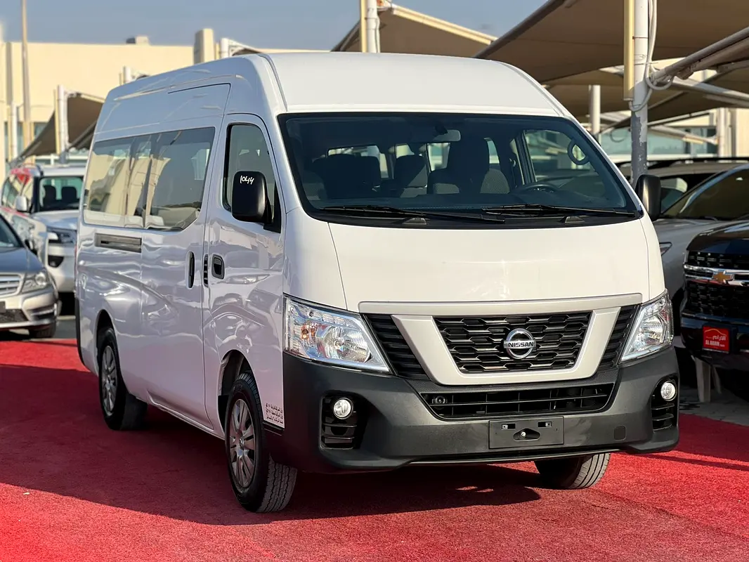 Nissan Urvan 2020 — photo 1 of 16
