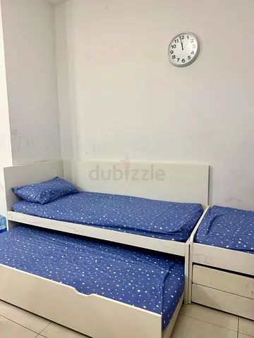 White Trundle  Single Bed Set with Drawers - Good Condition