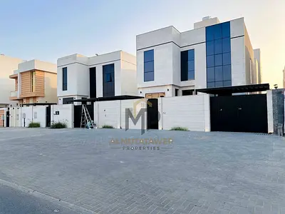 للبيع، فيلا بالقرب من المسجد. من أفخم الفلل في عجمان. بناء وتشطيب سوبر ديلوكس، مساحة بناء واسعة جدًا وغرف، تملك حر. للبيع، فيلا بموقع مميز - تشطيبات م